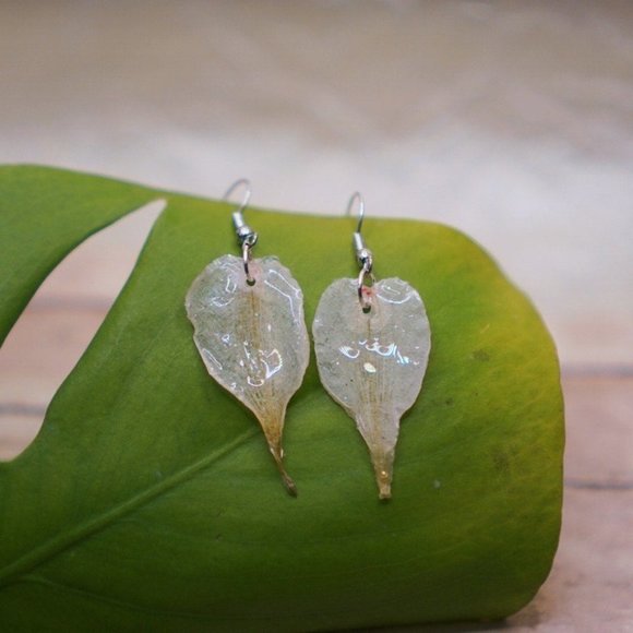 Lissette's Art Jewelry - EARRINGS White Lillys Earrings by Lissette's Art
